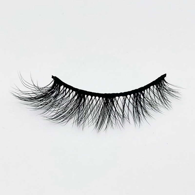 7 pare Wispy Cat Eye Strip Lashes paketea